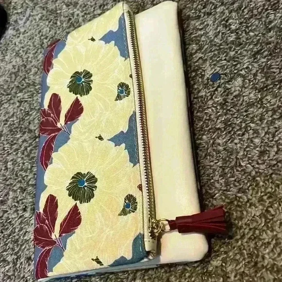 Rachel Pally Blue White Floral Leather Clutch - Picture 4 of 4